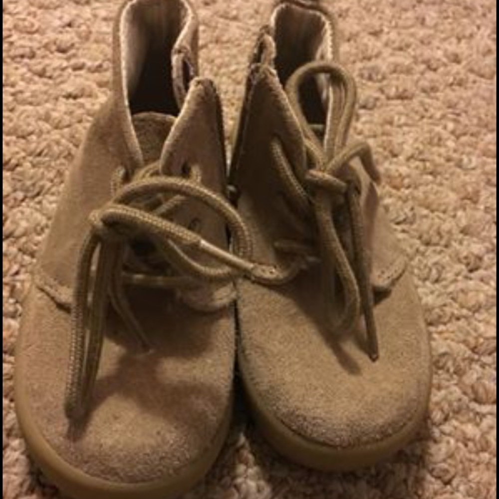 Gap boys faux suede shoes